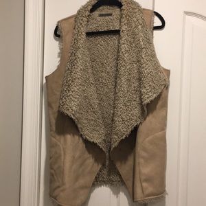 Velvet tan and Sherpa vest Sz L
